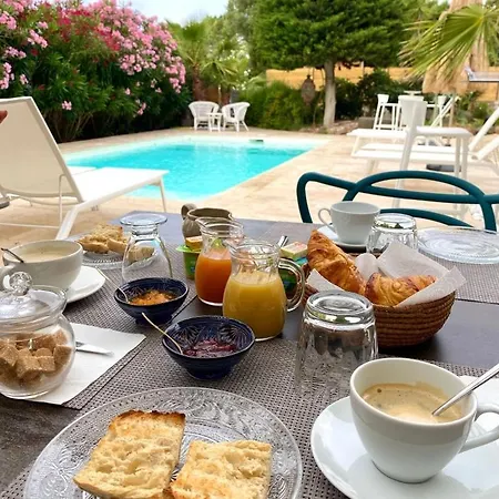 Rasoa Bed & Breakfast *