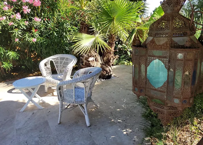 Bed & Breakfast Rasoa 4*