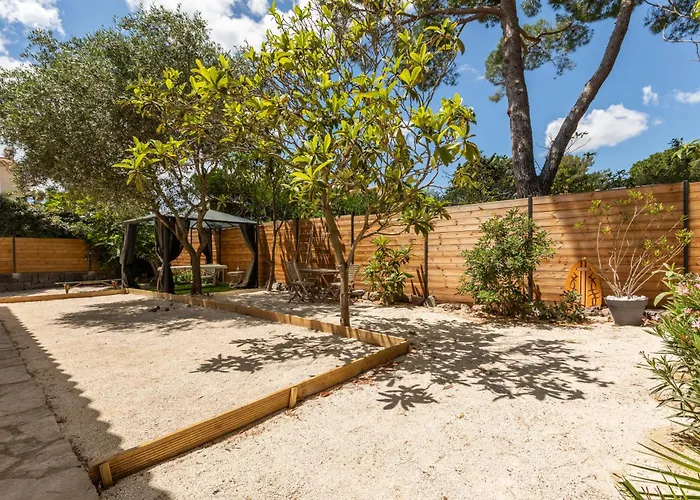 Rasoa Bed & Breakfast 4*